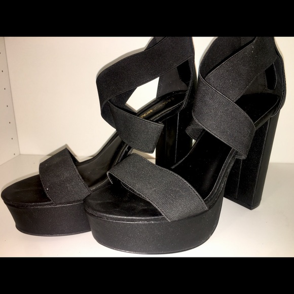 BLACK STRAP HEELS - Picture 2 of 2